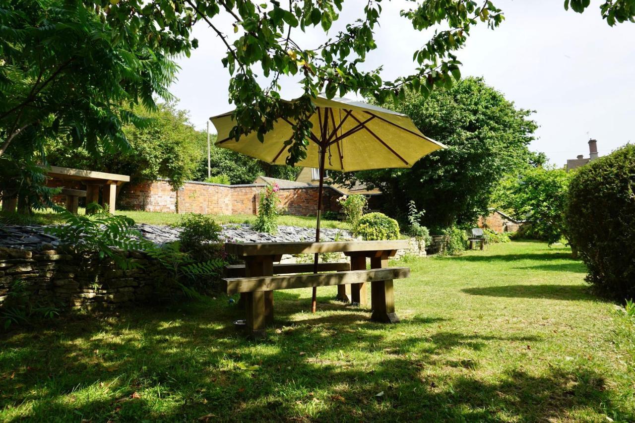 The Coach House And The Stable Apartment Woodchester Exterior photo