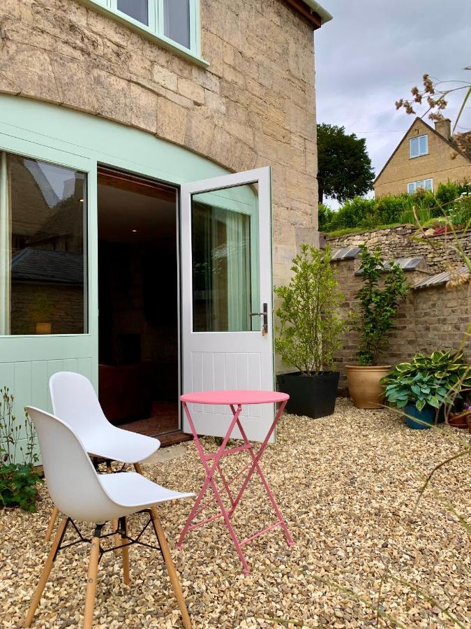 The Coach House And The Stable Apartment Woodchester Room photo